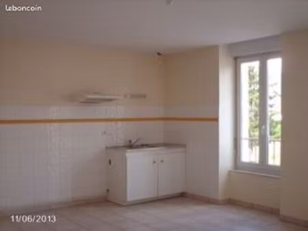 a louer un appartement (ambert) f2 45 m2 avec garage