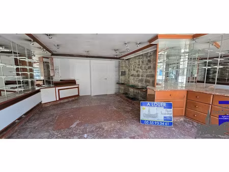 location locaux professionnels 32 m² à tulle (19000)  553 €