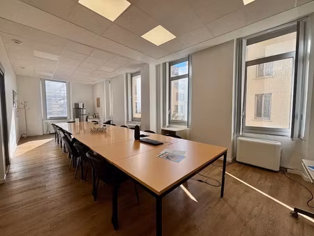 location locaux professionnels 0 pièces 184 m² à marseille 1er (13001)  3 550 €