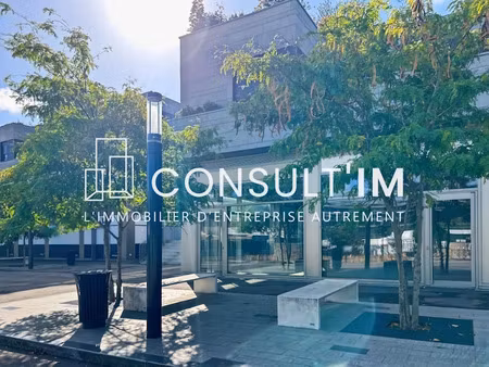 location locaux professionnels 108 m² à ville-d'avray (92410)  2 757 €