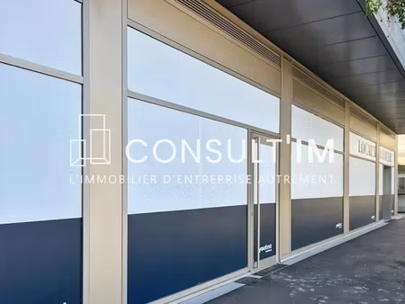 location locaux professionnels 258 m² à ville-d'avray (92410)  5 049 €