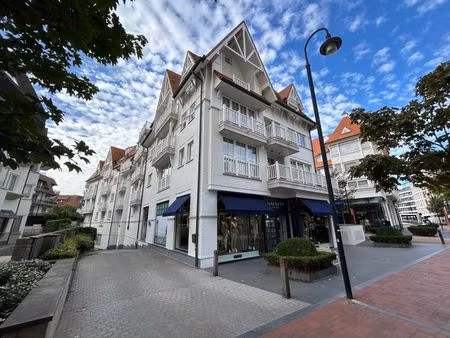 box de voiture dans le kustlaan au knokke-zoute