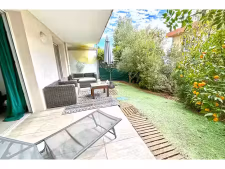 t2  residence haut de gamme en rez de jardin