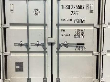 location garage box et parking à carentan-les-marais (50500) : à louer / 14m² carentan-les