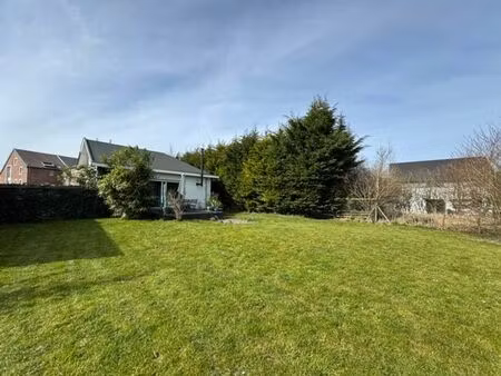 bungalow 2 chambres sur un terrain de ±700m²