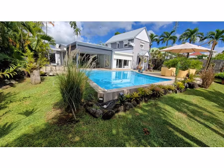 maison à vendre baie mahault 6 pièce(s) 236m2 849 000€