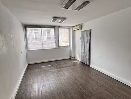 location local professionnel 18m² marseille 6ème