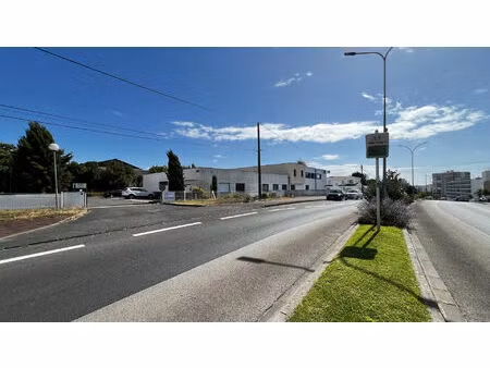 vente local commercial  640.00m²  royan