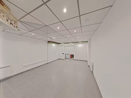 location local commercial