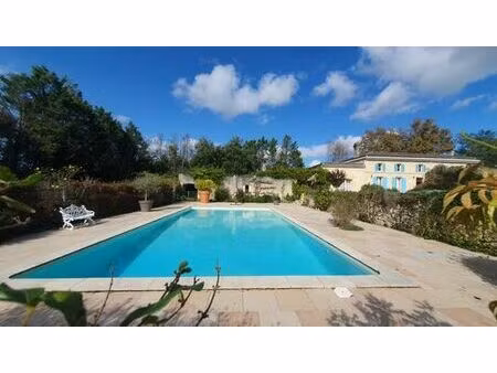 maison de luxe de 12 pièces en vente à civrac-de-blaye  nouvelle-aquitaine