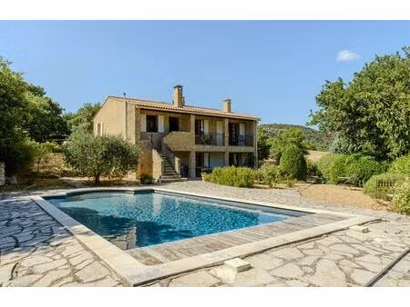 a voir ! maison en pierres de 177 m2 sur 1200 m2 avec piscine