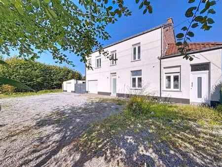 vaste maison renovee+ entrepot