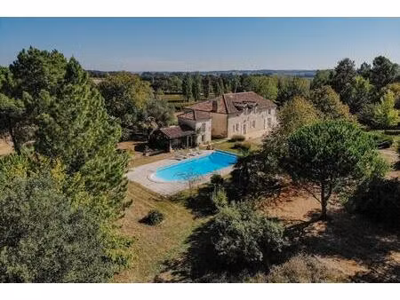 au calme  propriété de caractère située entre condom et montréal du gers