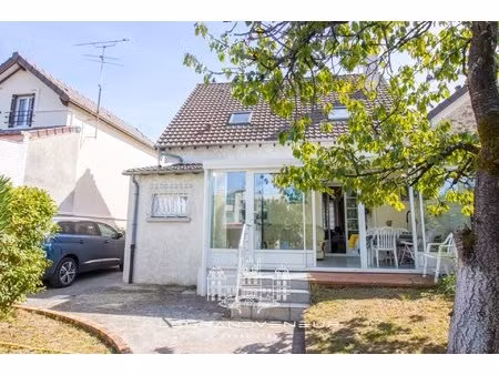 maison familiale avec jardin et garage