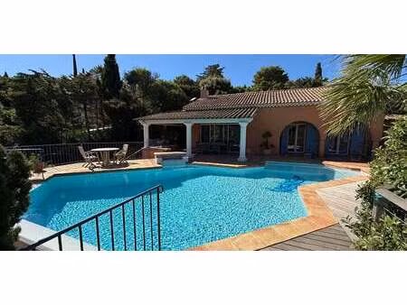 maison avec piscine et terrasse le lavandou (83)