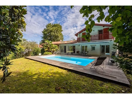 vente maison 7 pièces 185 m² à bassussarry (64200)  1 060 000 €