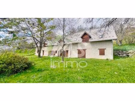 corps de ferme avec jardin chorges (05)