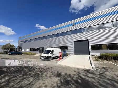 local d'activité rénovés à taverny - 925m²