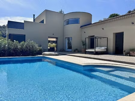 maison de luxe à vendre à sauveterre