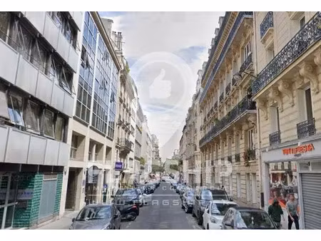 location pure 323 m² paris xvii