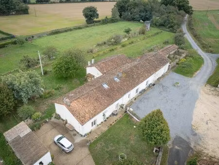 vente maison 10 pièces 300 m² coulombiers (86600)