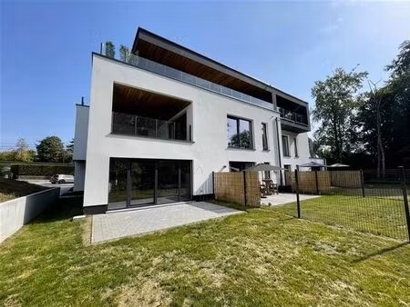 charmant rez-de-chaussée 2ch avec jardin! superbes finitions