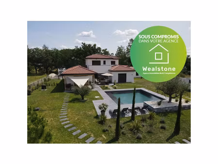 sous compromis villa contemporaine 175 m2 cleppé (42110)