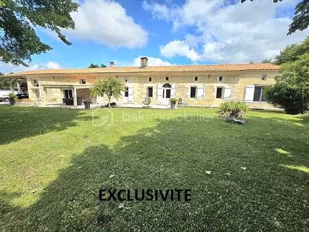 magnifique longere renovee de 379 m2 avec 4 chambres et piscine sur 1.8 hectare !!!