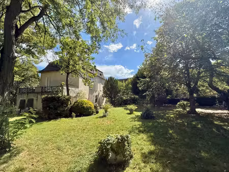 dijon sud  vieux chenôve  demeure de prestige de 1745 sur terrain de 1822 m²