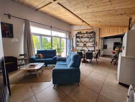 maison avec 3 chambres dont une parentale  grande dépendance de 89m2 et spa intérieur.