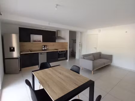 location meublée appartement 2 pièces 50 m² à volx (04130)  770 €