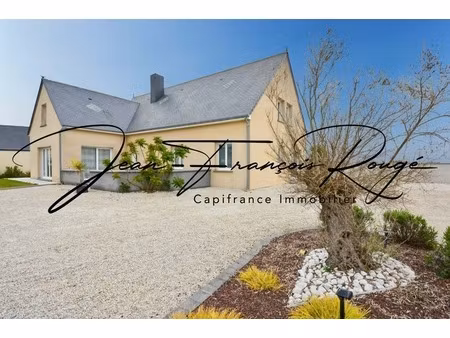 saint-marcouf  à 200 mètres de la plage  maison de qualité avec de beaux volumes et une vi
