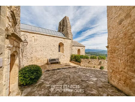 maison et son église rénovée - jardin et piscine