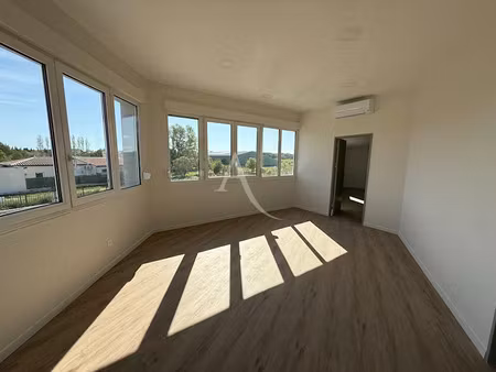 location locaux professionnels 98 m² à villesèquelande (11170)  980 €