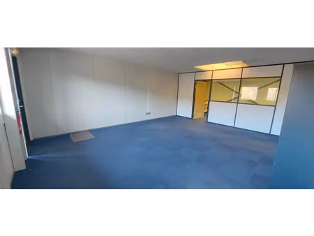 location locaux professionnels 2 pièces 51.2 m² à gardanne (13120)  760 €