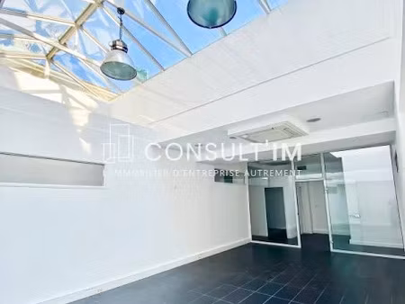location locaux professionnels 319 m² à puteaux (92800)  7 497 €