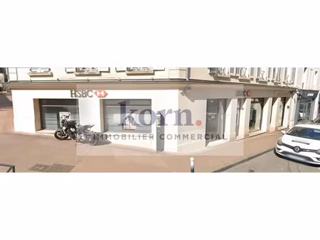 location locaux professionnels 200 m² à garches (92380)  60 000 €