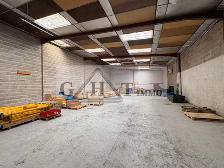 entrepot 420 m² a louer a vaux le penil