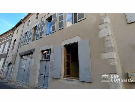 maison de ville avec extérieur