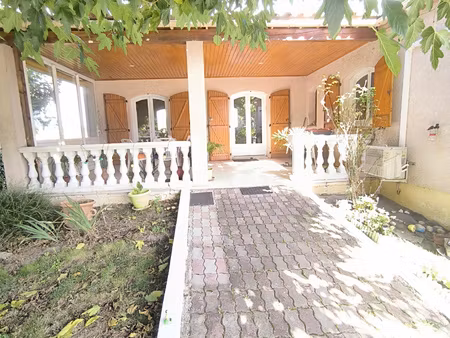 grande maison avec terrasse 4 chambres