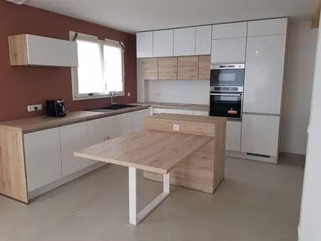 location maison à évron (53600) : à louer / 110m² évron