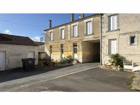 saint-yrieix-sur-charente : ensemble immobilier de 8 logements s