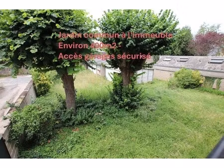 gien centre  partie d'immeuble de 3 lots avec garages et caves