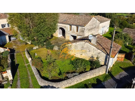 5 pièces 150 m² ensemble immobilier à renover