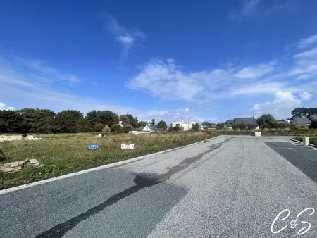 terrain plat viabilisé & à seulement 5 minutes en voiture du c