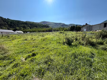 terrain proche la batie neuve 695 m2