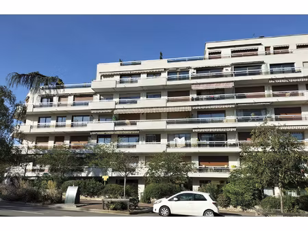 loué - parking proximité rer b