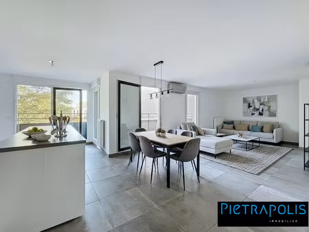 magnifique duplex au calme avec 4 chambres et balcon