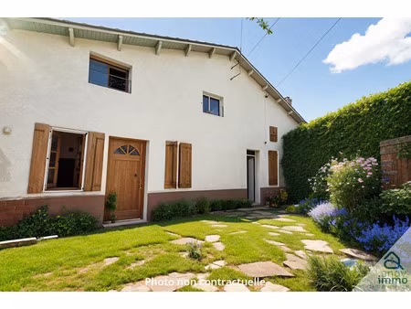 vente maison 3 pièces 88 m² à la couronne (16400)  65 000 €