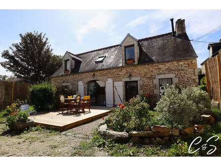 l'alliance de la pierre et du confort moderne  à deux pas de